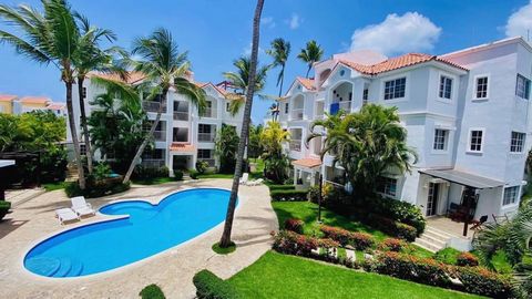 Apartment for sale in a secure residence. Steps walking to bars, restaurants and shops. In the center of Bavaro, in 7 minutes walking to the Beach.  Punta Cana, Bavaro PRICE : 170.000 USD$ 2 Bedrooms  2 Bathroom 2nd Floor WiFi Security 24/7  Parking ...