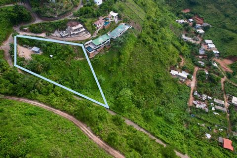 Superficie de 3456 m2 , acceso facile a electricidad y agua. Ubicado a tan solo unos 6 minutos de playa bonita , 10 minutos de playa coson , 15 minutos del aeropuerto internacional de Samaná