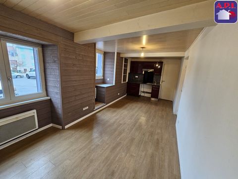 UITZONDERLIJK APPARTEMENT IN HET HART VAN DE STAD Dichterbij de thermale baden en de kabelbaan kunt u niet zijn. Dit appartement van ongeveer 33m² gelegen op de begane grond van een klein condominium is ideaal voor uw vakantie of voor een verhuurinve...