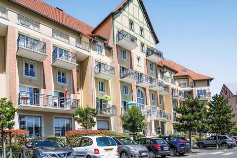 Rezydencja Port Guillaume cieszy się uprzywilejowaną lokalizacją w centrum mariny Dives sur Mer. Dostęp do plaży Cabourg znajdującej się 300 m od rezydencji prowadzi przez kładkę, a ścieżka dla pieszych nad morzem umożliwia dostęp do plaży Houlgate o...