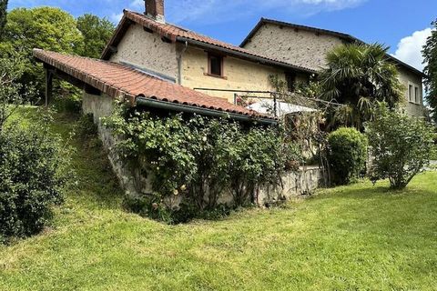 Molto vicino a Limoges (10 minuti in macchina) il gîte adiacente; la casa dei proprietari ha un ingresso completamente indipendente e un terrazzo panoramico. vite. Un ampio appezzamento di terreno sul retro della casa è ampliato da un ampio appezzame...