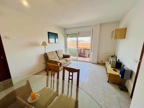 Piso en venta en Cervera, Lleida (Vivienda de Protección Oficial)En una finca de 2001 con ascensor, encontramos esta propiedad de 58 m² ubicada en una segunda planta. Está distribuida en un amplio salón comedor con salida a un balcón, una habitación ...