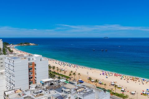 Spectaculair penthouse in Ipanema met prachtig uitzicht op zee. 1e Verdieping: Balkon, woonkamer, 2 omgevingen, toilet, 4 slaapkamers, 2 suites, sociale badkamer, keuken bijkeuken, bijkeuken en ruimte. 2e verdieping: tv-kamer, toilet, buitenruimte me...