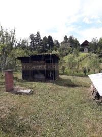 Location: Grad Zagreb, Brezovica, Kupinečki Kraljevec. ZAGREB - BREZOVICA - KUPINEČKI KRALJEVEC - GREAT OPPORTUNITY!!! Land for sale of 1041 m2 with an auxiliary building of 15 m2 (all legalized). The auxiliary building is for tool storage, free-stan...