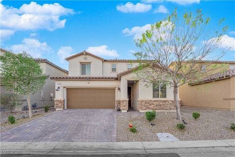 Come see today! Charming 3 bedroom plus den Las Vegas home with a bright and inviting open floor plan. Solar system is owned for energy savings! Stainless smart appliances and large island included in the gourmet kitchen. Large back yard space. Locat...