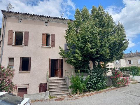 AEDECHE: Eyrieux Immobilier, SAB Group, an expert in real estate transactions for more than 30 years in the Ardèche and Drôme, presents: SAINT-FORTUNAT sur EYRIEUX. Ideal investor or shopkeeper for this village house. 2 possibilities are available to...