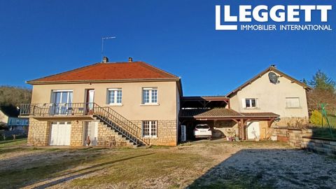 A34193OD24 - Beautiful renovated 70s house with garden, basement and outbuildings, full of potential. Come and discover this lovely opportunity on the market in the commune of Coulaures. The house comprises a bright double lounge, closed kitchen, 2 b...