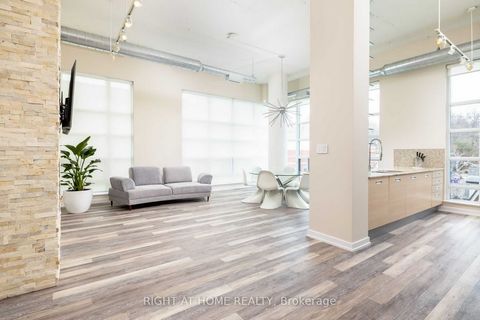 Absolutely Stunning Madison Avenue Loft! A Seamless Blend Of Contemporary Modern Features & Traditional Loft Elements. Magnificent Corner Unit Featuring: 14 Ft Ceilings, Tons Of Natural Light, Fireplace, 2 Balconies, Huge Open Concept Living/Dining R...