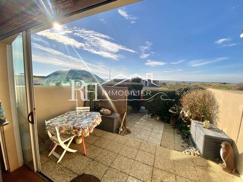 The RH Immobilier agency exclusively offers you this house with sea view, ideally located opposite the beach of La Sauzaie, where swimming is supervised in summer. On the ground floor, you will find a veranda opening onto a private garden, a bright l...