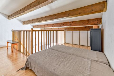 Dieses helle und komfortable Apartment verfügt über 1 Schlafzimmer und bietet Platz für bis zu 6 Personen. Es bietet eine großzügige Grundfläche von 50 m², ideal für Familien oder kleine Gruppen. Das Anwesen befindet sich in einem Wohnkomplex und ver...