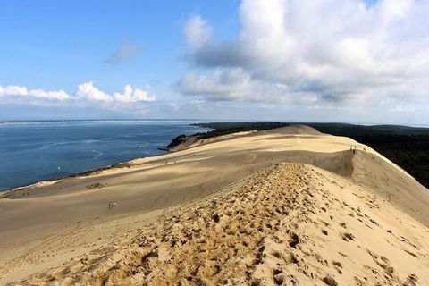 Located on the Arcachon Basin, Arès is a nature resort, dotted with cycle paths and numerous hiking trails. The Residence Les Rives de Saint Brice*** is divided into two parts based on the “fishing village” or “Arcachon village” model. Pedestrian, it...