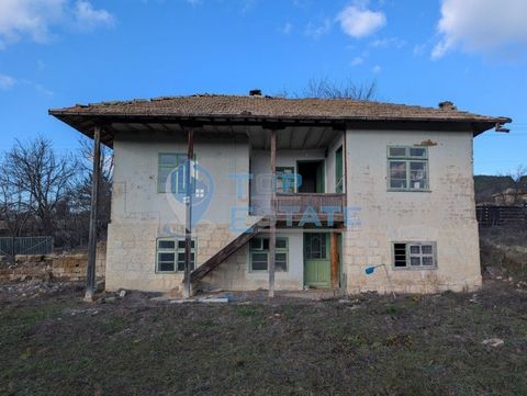 Top Estate Real Estate offers you a two-storey house in the village of Sadina, Popovo municipality, Targovishte region. The village is large and well developed with shops and bus transport, located 18 km northeast of the town of Popovo and about 60 k...