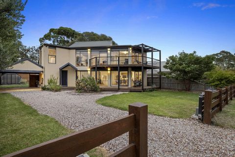 Custom designed to enjoy breathtaking Peninsula coastal vistas from several vantage points, this outstanding 3-bedroom Shoreham family home on 865 square metres* inspires relaxed indoor and outdoor living and entertaining across two levels, further e...