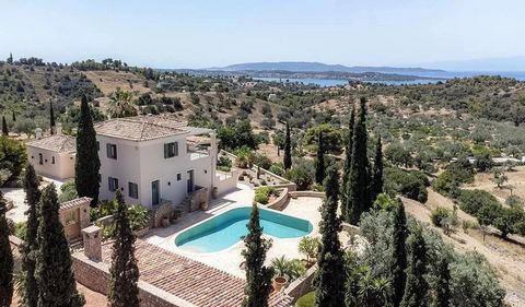 Vivete il sogno mediterraneo con questa eccezionale villa situata a Ververonda, una zona tranquilla e verdeggiante. Con 437 m² di spazio abitativo su un vasto terreno di 22.600 m², questa proprietà è la scelta ideale per chi cerca comfort e tranquill...