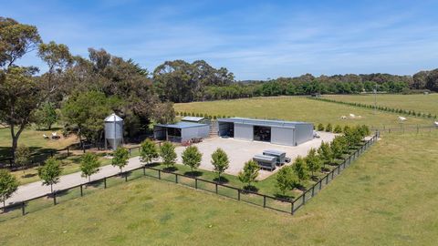 Superbly set up as a cattle stud with potential for horses or other animals, this 40 acre (approx.) farm right next to iconic Peninsula landmark Foxeys Hangout is a majestic rural retreat perfect for a life on the land. Featuring a substantial four-b...