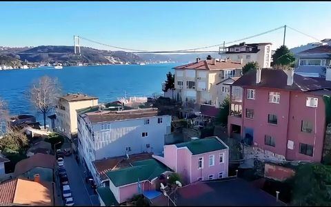 Beside the stunning Bosphorus view, in Sarıyer, one of the northern districts of istanbul, we have a 4-storey building located on a corner in Emirgan. Ah, and it's just 100 meters from the sea! Just imagine the view! A stone's throw from the Sakıp Sa...