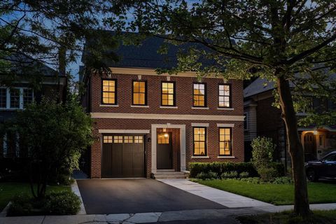 Luxury Gallery Homes Custom Build in the Heart of The Kingsway Exquisitely built and thoughtfully designed by Ponder Design Co. with stylish, high-quality finishes throughout. This grand three-storey home features 4,000 square feet of above grade liv...