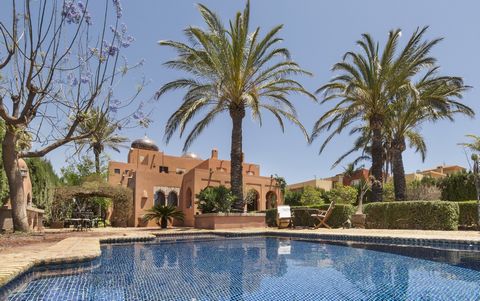 Crossing the doorway of this Arabian villa in Vera (Almería) feels like stepping back into ancient Al-Andalus. Inside, you’ll find a terracotta-hued villa with Arabian architecture, featuring two prominent domes. The distinctive veranda with arches o...