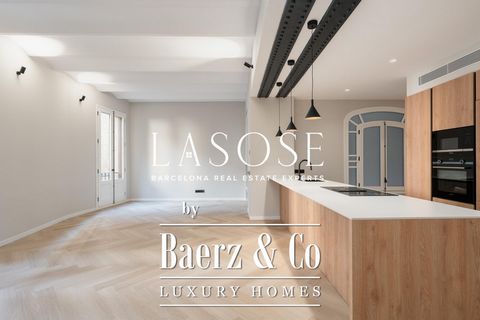 . Lasose presents in one of the best areas of Barcelona, next to the Cathedral and the Palau de la Música, this charming apartment of 140 meters built, completely renovated located in a classic building in the area, equipped with elevator and concier...