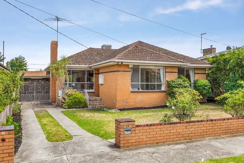 This idyllic family home of yesteryear has been impeccably renovated with remarkable effect; it is the perfect investment opportunity or a promising lifestyle for any growing family with nothing more to do but move in and enjoy immediately. Beginning...