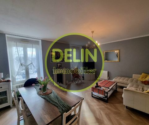 DELIN Sacha O7 77 99 65 36 - L'Agence DELIN Immobilier vous propose en exclusivité cette charmante maison de bourg en pierres de 121 m2 habitables située en centre ville de GUIGNEN à 20 minutes de Rennes et à deux pas des commodités et arrêts de bus....