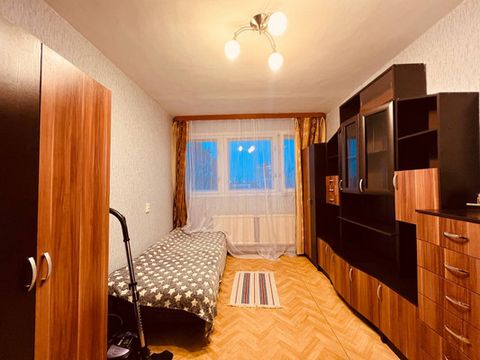 Арт. 91789881 В продаже комната 11.9 кв.м. правильной формы в трехкомнатной квартире. Благодаря удачному расположению , Вы всегда будете находиться близко ко всему необходимому :Для прогулки вблизи расположены сад 