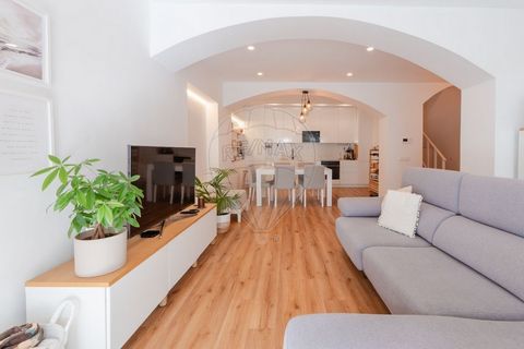 Renovierte 3-Zimmer-Wohnung / 115m² + 40m² Terrasse / Zentrale Lage – Penha de França Diese prächtige 3-Zimmer-Wohnung, komplett renoviert, vereint Eleganz, Funktionalität und Komfort. Mit einer Innenfläche von 115 m² zeichnet es sich durch seine Hel...