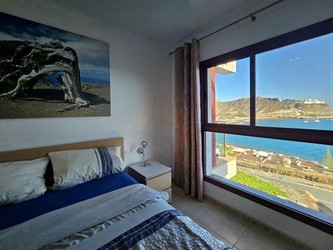 Nordicway präsentiert dieses atemberaubende Apartment mit zwei Schlafzimmern Dieses schöne Apartment befindet sich in einer modernen und gepflegten Anlage in Playa del Cura und bietet einen atemberaubenden Panoramablick auf das Meer und die nahe gele...