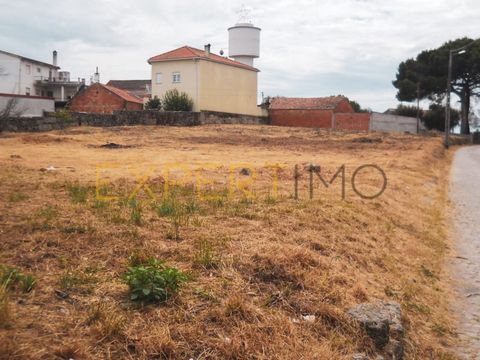 Land for construction located in couple of Travancinha in the municipality of Seia, with 1,826.30m². With recent topographic survey. Electricity, network water and sanitation on the public road. Quiet and quiet area. Overlooking serra da Estrela. Ide...