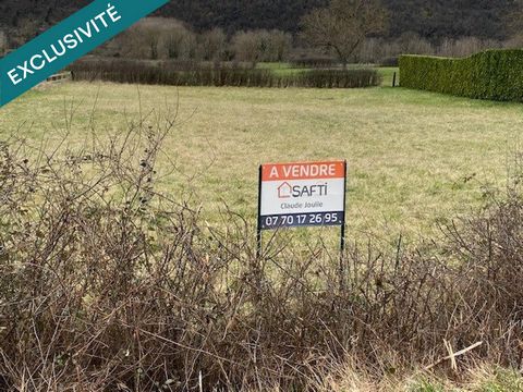 Terrain à bâtir de 2266 m² à VILLEFRANCHE de ROUERGUE