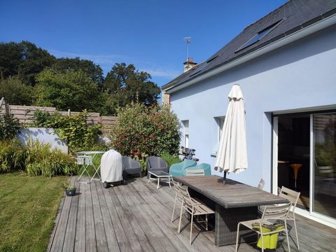 A200m des commerces et 7 km de Vannes, jolie maison de 2019.
