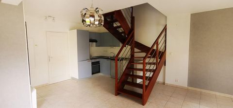 BAISSSE DE PRIX pour ce pavillon moderne de 2006 exposé sud-ouest sera vous séduire grâce à ses nombreux atouts : Il se compose : - Au rdc d ' une cuisine aménagée et équipée ouverte sur la pièce de vie trés agréable avec ses nombreuses ouvertures do...