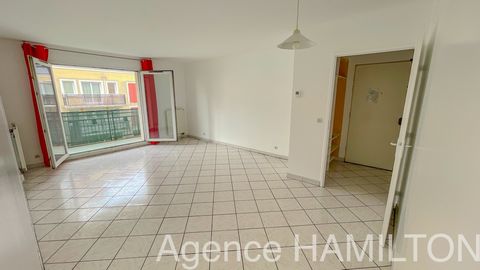 Villeneuve-La-Garenne, beau T4 de 79 m2 avec terrasse, cave et parking