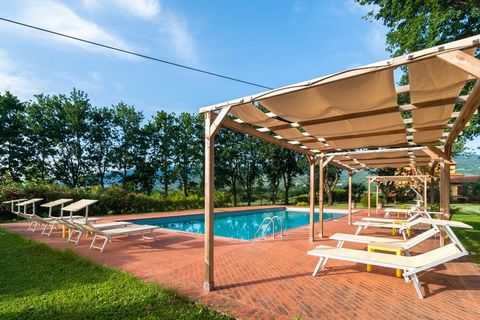 This holiday home is a 1-bedroom apartment located on a farm, it can house up to 3 guests. It has free WiFi and a shared swimming pool on the premises. This holiday home is surrounded by forests and mountains, ideal for hiking. Visit the castles arou...