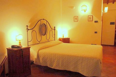 Perfect for a couple on an expedition or honeymooners seeking privacy, this is a living/bedroom apartment in Perugia. The apartment has a shared swimming pool to cool down on a hot summer day or to refresh after coming back from excursions. Perugia i...