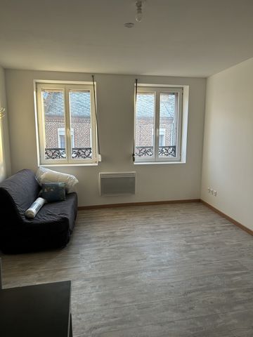 Watremez real estate offers a building located in the town of Le Cateau-Cambrésis offering, a common entrance, a housing to redo entirely. On the first floor: two dwellings composed of an entrance to a living room, a shower room with toilet, both acc...