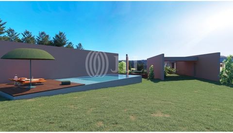 Land with 3153 sqm, project by the Architect Gonçalo Byrne for the construction of a 4-bedroom villa, 265 sqm (construction gross area), with four parking spaces in a garage, a private garden and swimming pool, in the Bom Sucesso Resort gated communi...