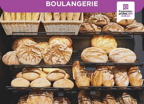 Philippe BALAC offers you exclusively this grocery store, food, bakery, local trade with a very good exposure ideally located in the heart of a town near Morlaix. This reputable brand has a sales area of 40 m² and a technical room of bakery pastry of...