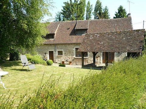 In hamlet region Longny-au-Perche, on park 50 ares with reach and river, plus meadow 1.5 ha, very old restored mill, on 190 m² hab. Entrance and staircase, common room 28 m² with kitchen, living room 35 m² with stone fireplace, bathroom, wc. Upstairs...