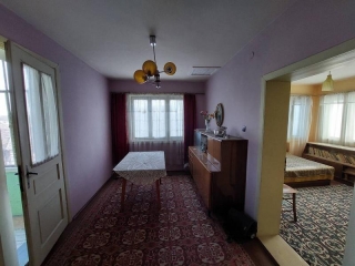 Price: €21.000,00 District: Silistra Category: House Area: 140 sq.m. Plot Size: 2000 sq.m. Bedrooms: 4 Bathrooms: 1 Location: Countryside Two-storey house total build up area 140m2 Land size 1989m2 outbuildings Garage The property is located in Silis...