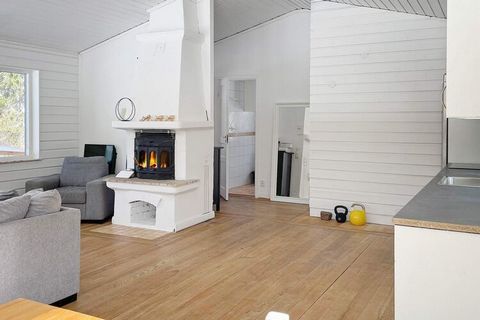 In Roslagen in a very scenic forest area with an archipelago and swimming in it nearby, you live here in a fully modern equipped house. Cozy large cottage with wood-burning stove and exit to balcony. A modern and fresh kitchen with all amenities such...