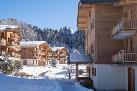 The holiday complex with a total of 54 cozy apartments is just a few minutes' walk from the center of Megève. The residential units are spread over 4 buildings. The winter sports resort of Megève is located at an altitude of around 1200 m in the hear...