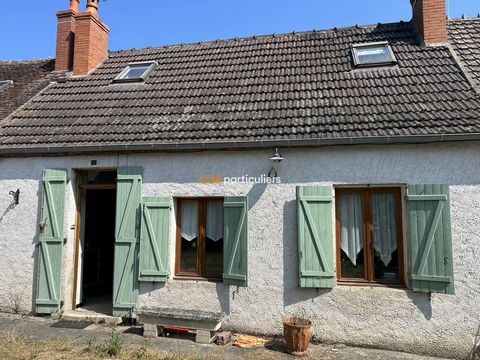 The Agency Côté Particuliers Saint-Amand Montrond offers you this village house to renovate, near Saint-Amand Montrond, with land and outbuildings. The property consists of a kitchen, dining room, living room, corridor, bathroom, toilet. Upstairs, 2 ...