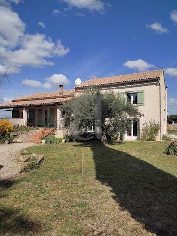 REGION SAINTE CECILE LES VIGNES Virtual tour available on our website In the countryside but close to a village with many shops, without any visual or noise pollution, villa of about thirty years perfectly furnished and comfortable on two levels. Lar...
