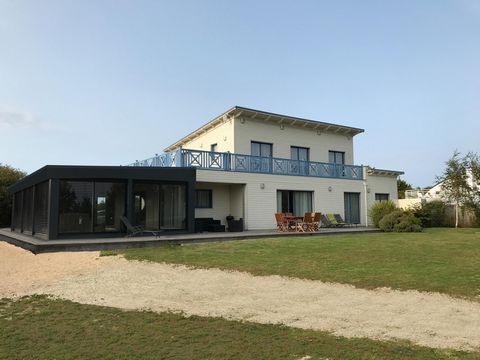 Today, 50/50 IMMOBILIER presents this beautiful wooden frame house of 300 m2 on a plot of more than 5000 m2, with a heated swimming pool close to the beaches of Keremma. From the entrance, you will discover a very large bright living room overlooking...