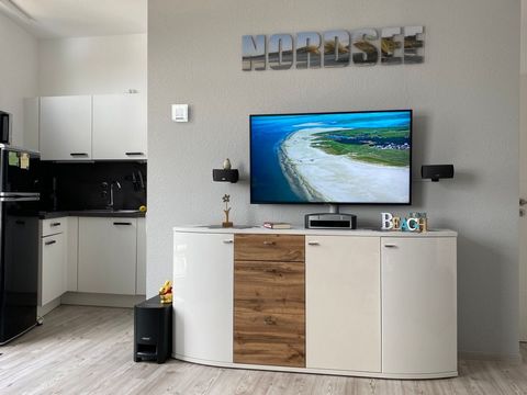 Temporary flat in St. Peter-Ording (Bad) Our modernised and furnished penthouse flat is located in the heart of St. Peter-Ording Bad, just a few minutes' away from the Seebrücke and the beach. The flat is about 40 m² in size has a bedroom, a living r...