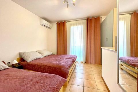 Welcome to this cosy apartment in Caorle with your family for a fantastic stay. This apartment is in a complex featuring a large swimming pool which is shared by other guests as well. Also, there is a nice garden (shared with other guests) for relaxa...