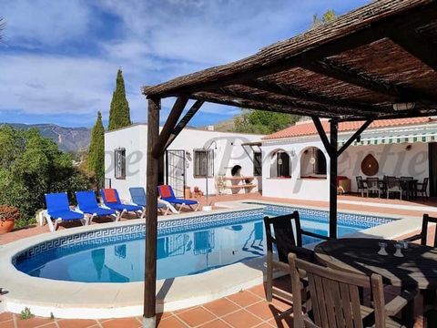 Exceptional southfacing villa with swimming pool and sparate guest apartment in Spain has a prime location within walking distance to the heart of Cómpeta village. The main residence is thoughtfully designed, comprising an open-concept living and din...