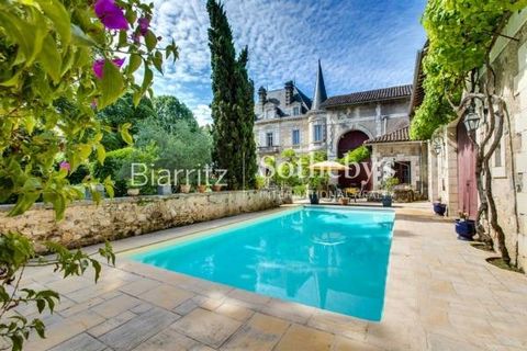 Magnificent 19th century castle located in the heart of the charming village of Habas, close to all amenities and 45 minutes from the beaches of Hossegor or Biarritz. It develops its 1050sq.m of living space on 3 levels with charm and elegance. It is...