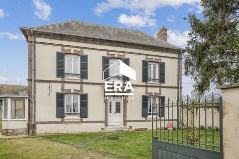 In the immediate vicinity of Pacy sur Eure and its shops, located in a peaceful village very accessible by the A13, I present you this beautiful house of character dating from the beginning of the twentieth century. Built on a plot of 1,500 m2, this ...